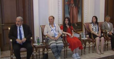 His Holiness Karekin II Received the Pilgrims of the Eastern Diocese of the Armenian Apostolic Church in the United States