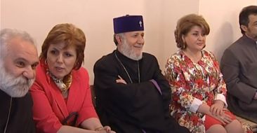 Catholicos of All Armenians and the First Lady of RA visits "Mer Hooys" Nakashian Children's Home