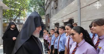 Catholicos Karekin II Visits the Armenian Philanthropic Seminary of Kolkata