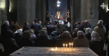 Ապարանի Սուրբ խաչ եկեղեցում աղոթել են բանտարկված հոգեւոր հայրերի և գերիների համար