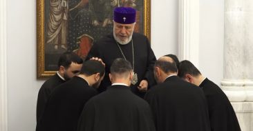 Վեհափառ Հայրապետն ընդունեց քառասնօրյա պատրաստության շրջանն ավարտած նորաօծ քահանաներին