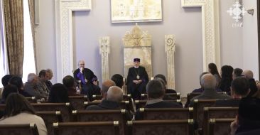 Католикос Всех Армян поздравил сотрудников Первопрестольного Эчмиадзина