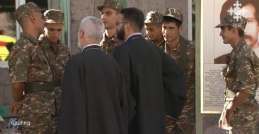 На сержантов, проходящих службу в армии, оказывается давление