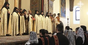 Մայր Աթոռ Սուրբ Էջմիածնում տոնախմբվեց Տեառնընդառաջը, Վեհափառ Հայրապետը օրհնել է նորապսակներին