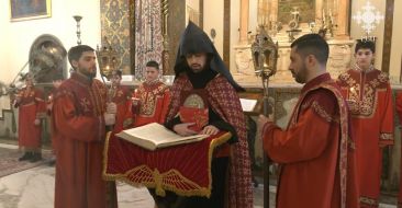 Ավագ Երեքշաբթի Էջմիածնի Մայր Տաճարում երեկոյան ժամերգությանը ներկայացվել է «Տասը կույսերի» առակը