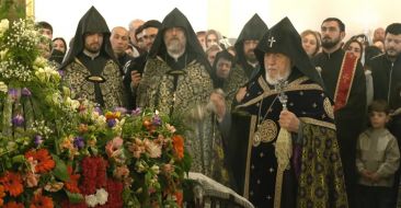 Մայր Տաճարում երեկոյան ժամերգությանը հիշատակվել է Քրիստոսի թաղումը