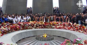 Անմար կրակի մոտ կատարվել է Հայոց Ցեղասպանության Սուրբ նահատակների բարեխոսական կարգ