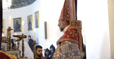 Մայր Տաճարում իր անդրանիկ պատարագն է մատուցել Իսահակ եպիսկոպոս Պողոսյանը