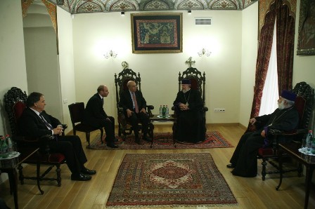 Ամենայն Հայոց Կաթողիկոսն ընդունեց Կիպրոսի Ներկայացուցիչների պալատի նախագահին