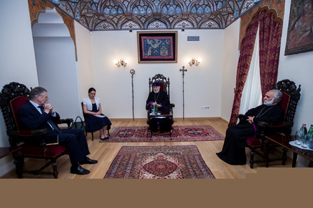 Ամենայն Հայոց Կաթողիկոսը հրաժեշտ տվեց Գերմանիայի դեսպանին 