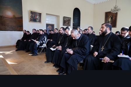 Մայր Աթոռ Սուրբ Էջմիածնում տեղի ունեցավ ՀՀ ԶՈՒ հոգևոր սպասավորների ժողով 